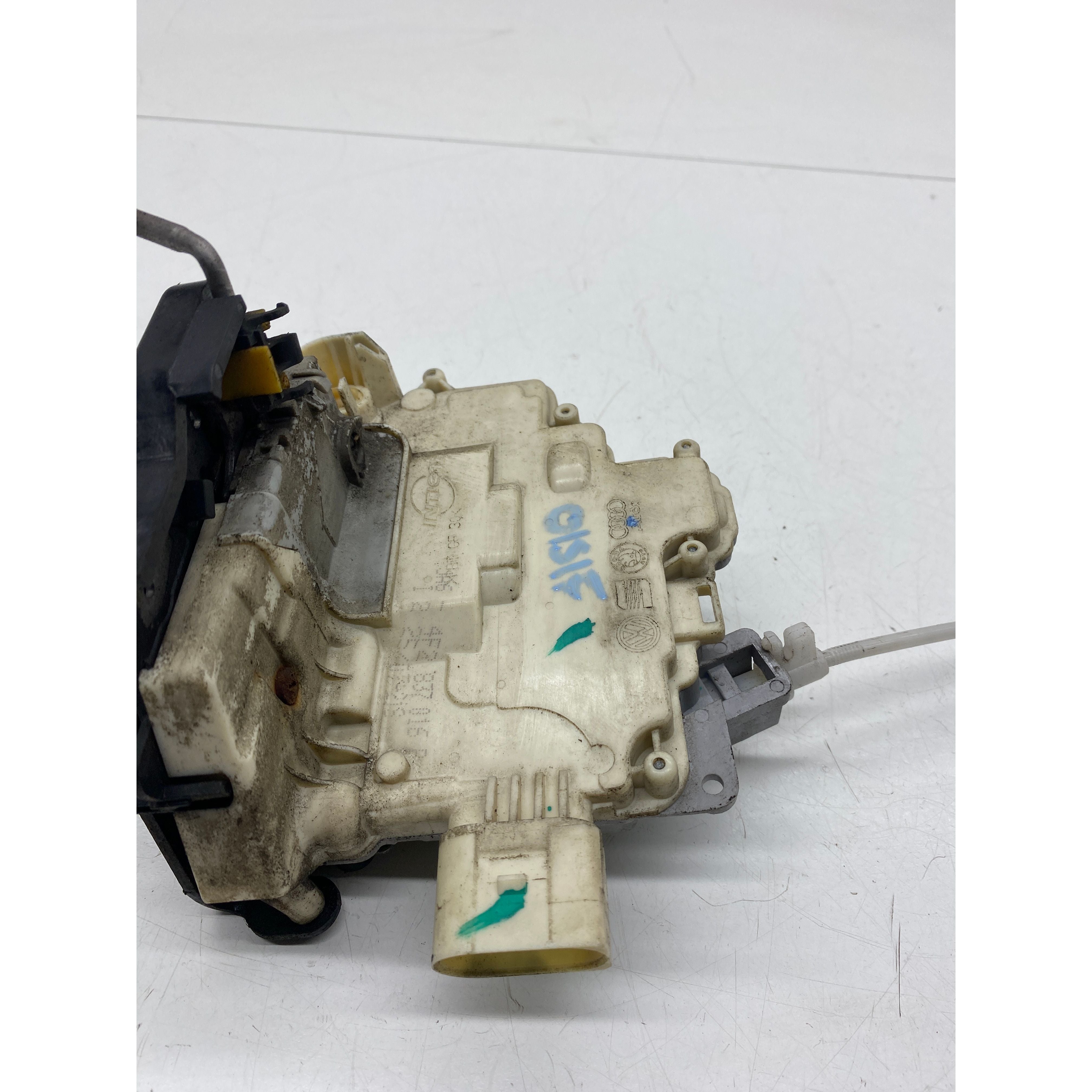 Audi S3 Door lock front right drivers 8P 2007 | Torque Motors