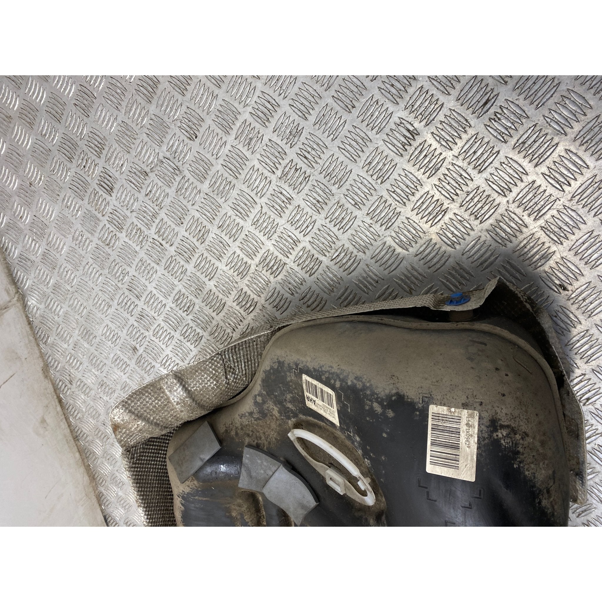 Vauxhall Astra J Petrol fuel tank VXR MK6 GTC 2016 | Torque Motors