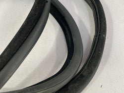 BMW M3 boot rubber seal tailgate shut E46 2002