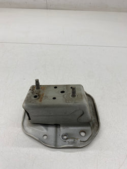 Nissan juke support bracket mount drivers right RS 2015