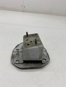 Nissan juke support bracket mount passenger left RS 2015