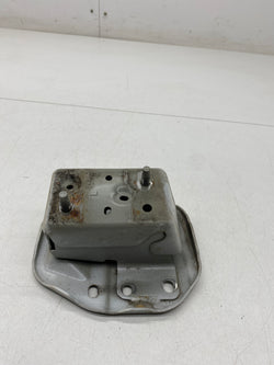 Nissan juke support bracket mount passenger left RS 2015