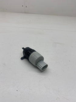 BMW M140i screen wash pump B58 2019 1 Series 7298309