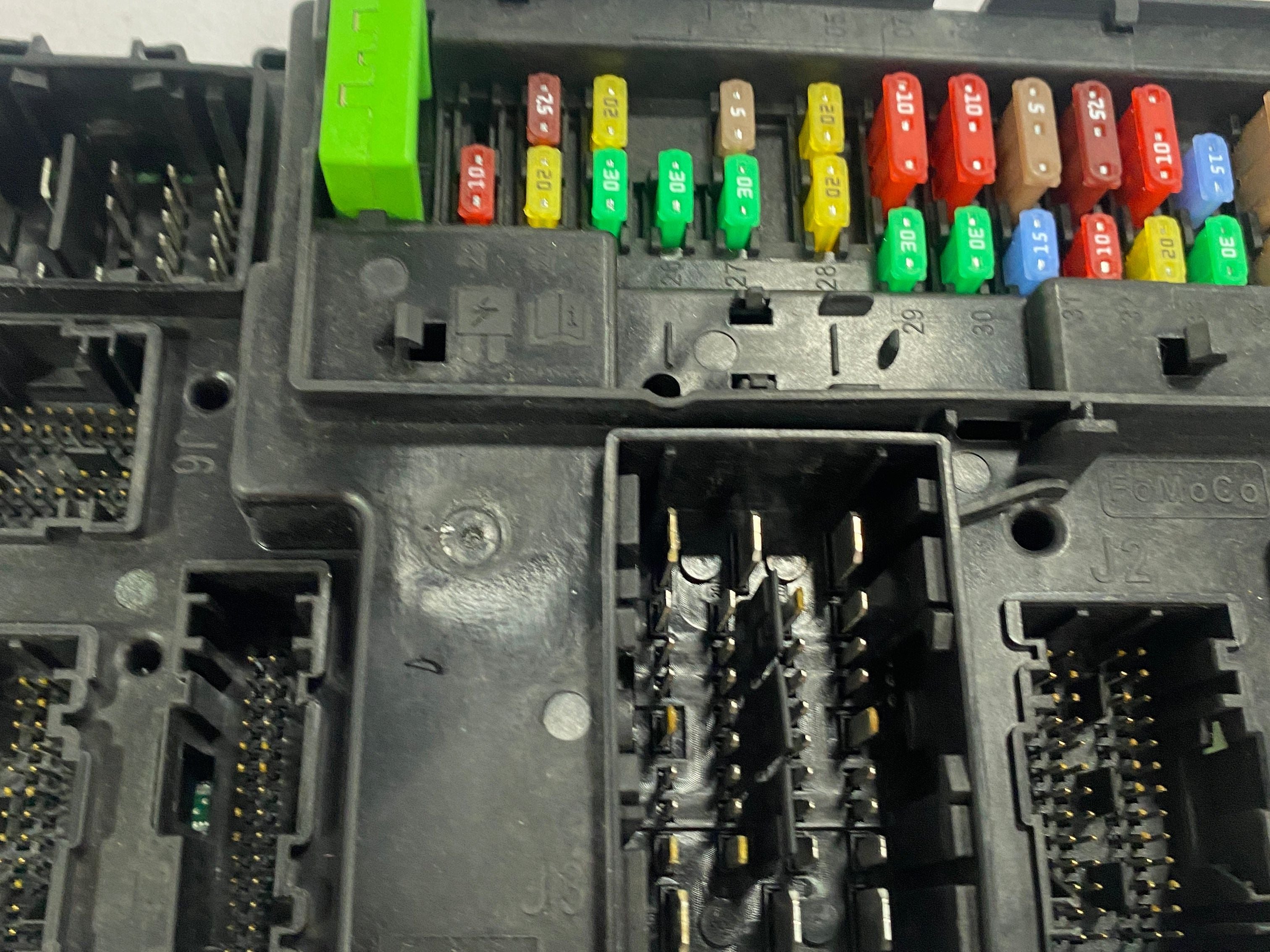 Ford Ranger body control module fuse box HU5T15604 2019 Wildtrak