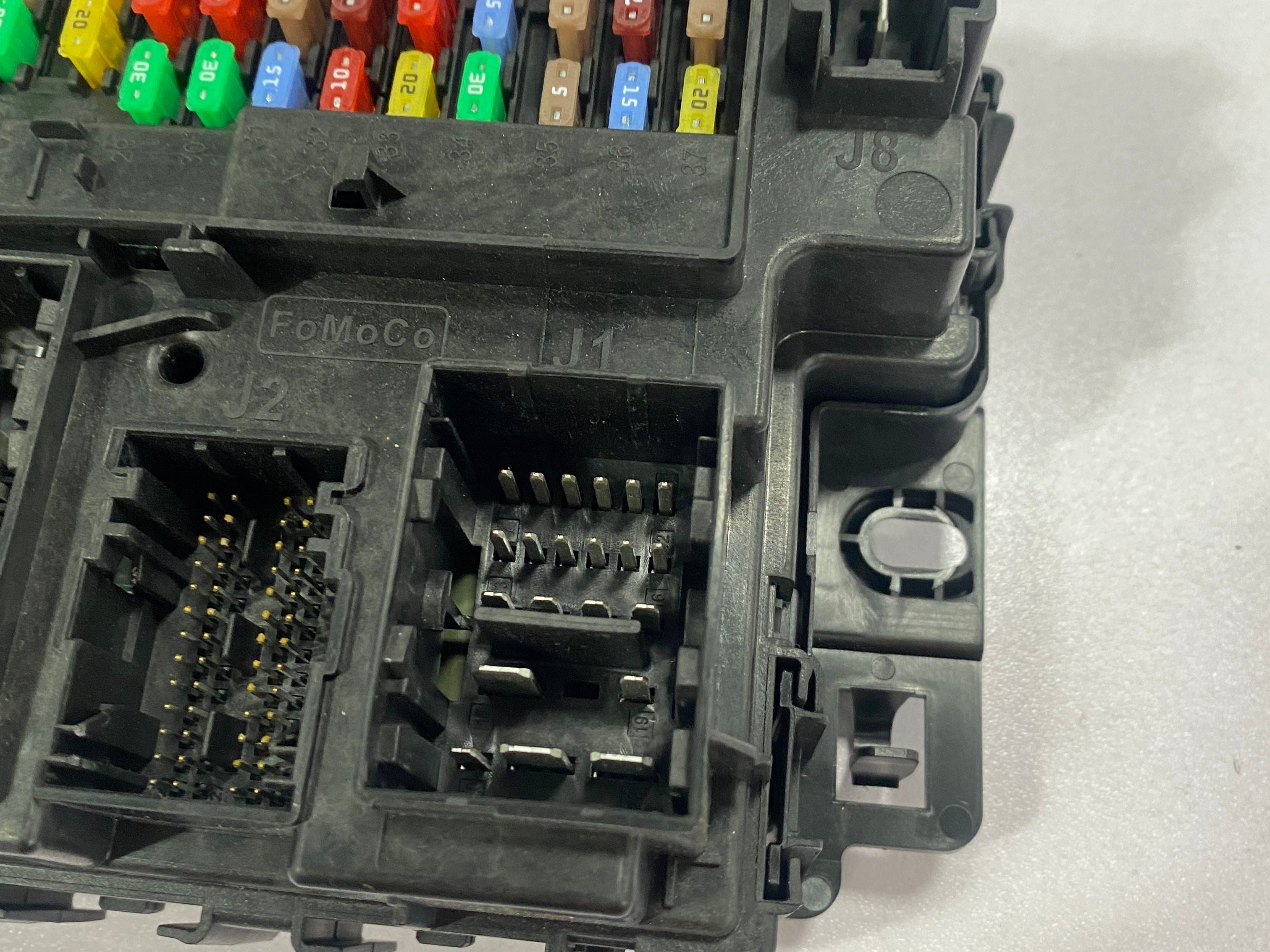 Ford Ranger body control module fuse box HU5T15604 2019 Wildtrak