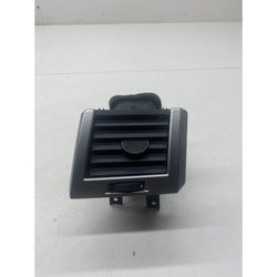 Range rover Dashboard heater air vent 2006 Land Rover