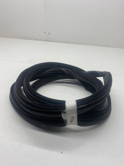 Range rover door sill rubber seal front left 2006 Land Rover