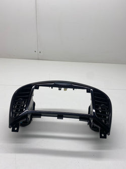 Nissan Juke stereo surround heater vents dash trim panel Nismo 2014 687501