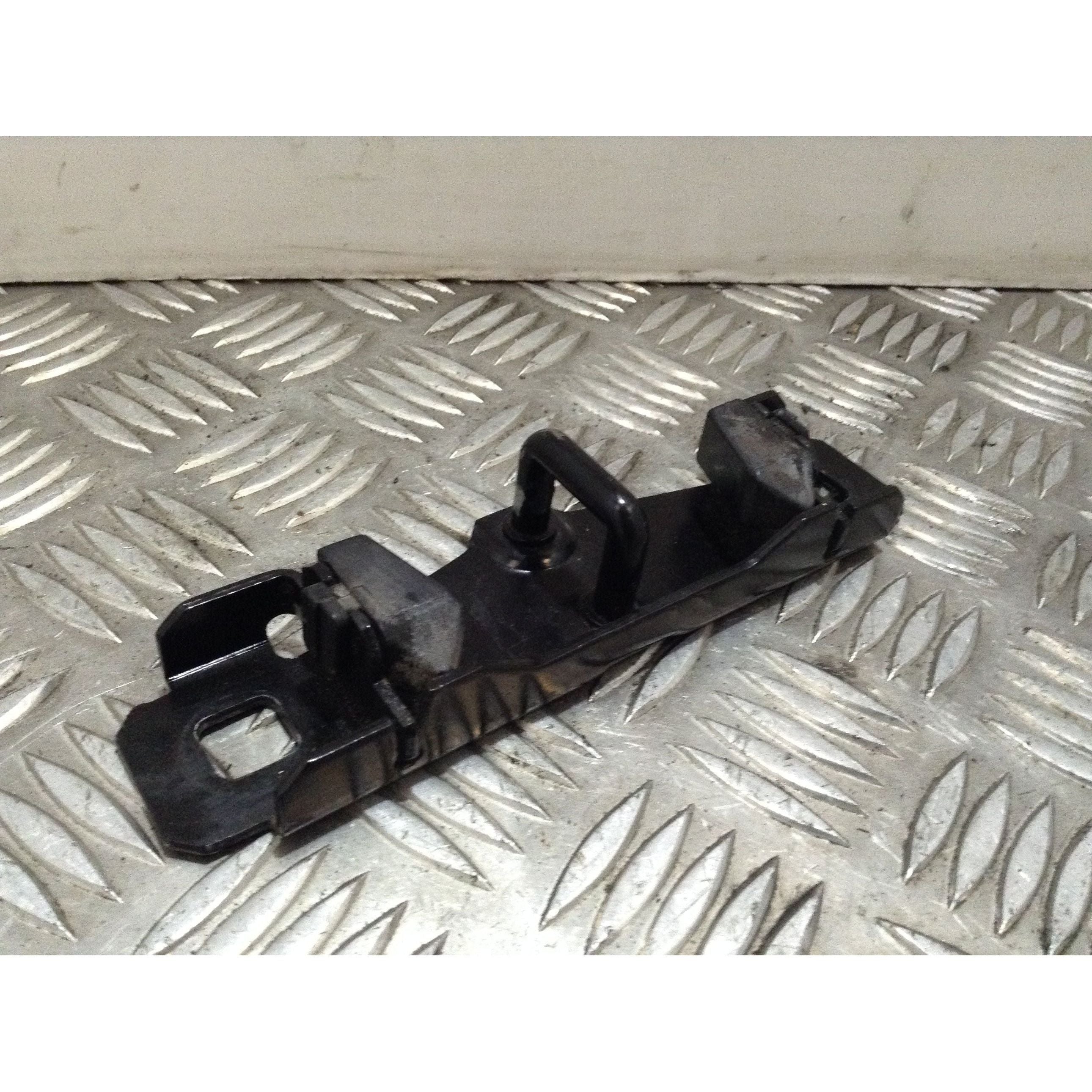 Ford Focus ST225 MK2 Lower boot catch | Torque Motors