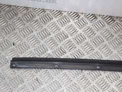 Audi R8 Gen 2 V10 Plus 4S Passenger left door/window rubber seal 4S0 837 477