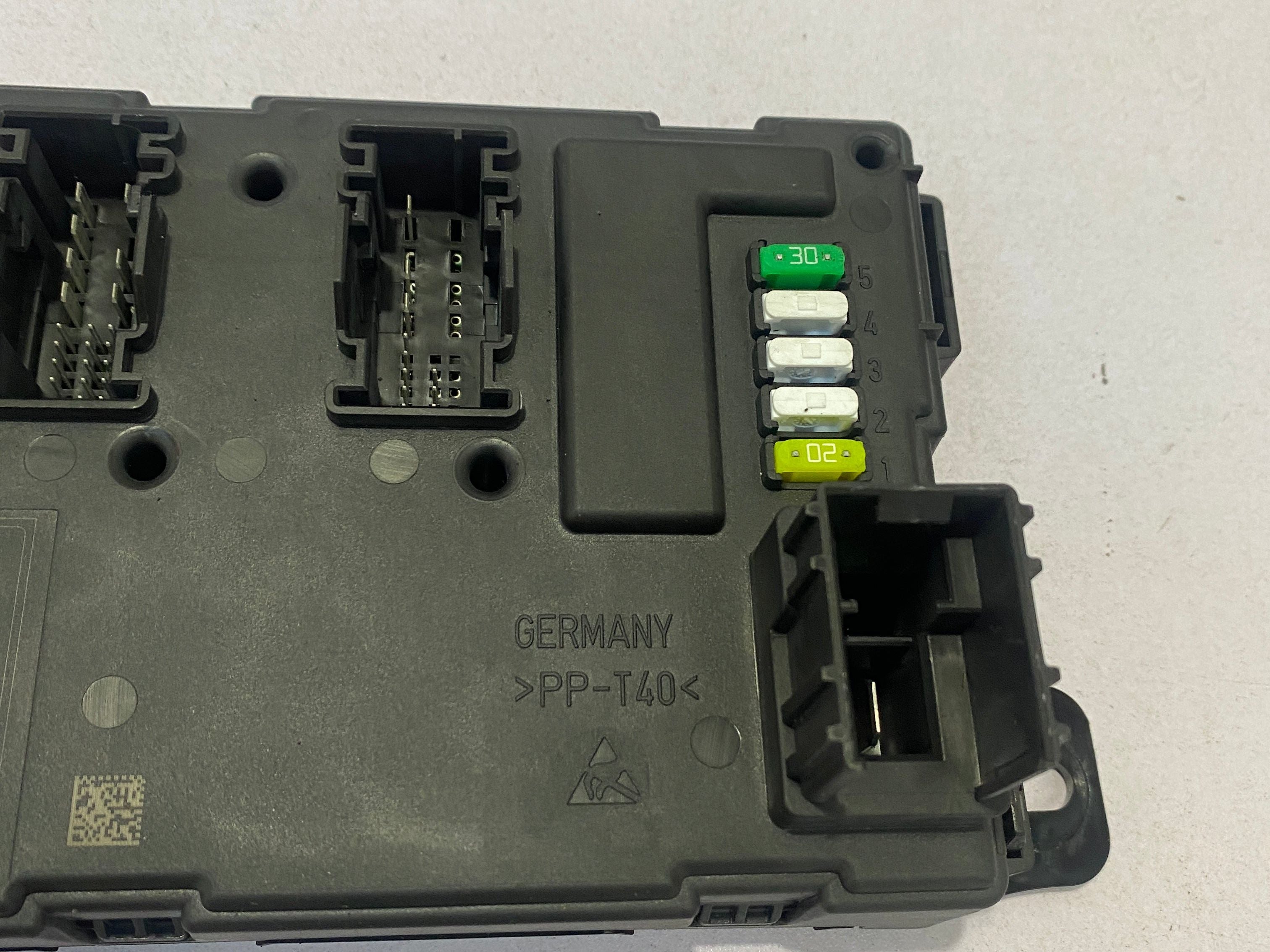 BMW M4 Body control module fuse box F82 2017 | Torque Motors