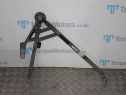 BMW M4 F82 Competition Drivers right rear under body brace support