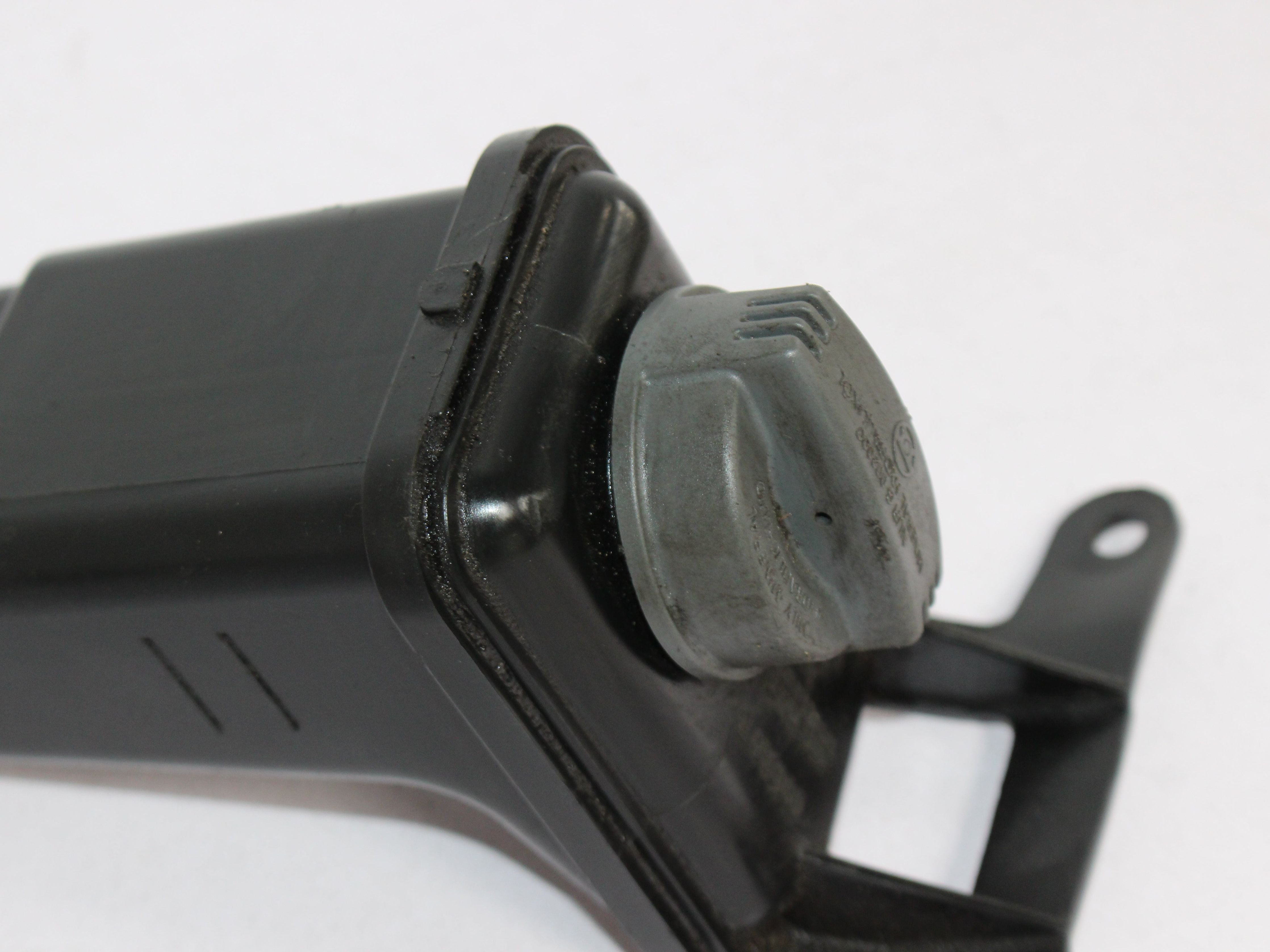 Audi RS4 B7 Power Steering Fluid Reservoir 2006 Quattro A4 Torque Motors